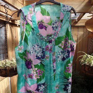 Silky turquoise floral top – beaded neckline – pleated front